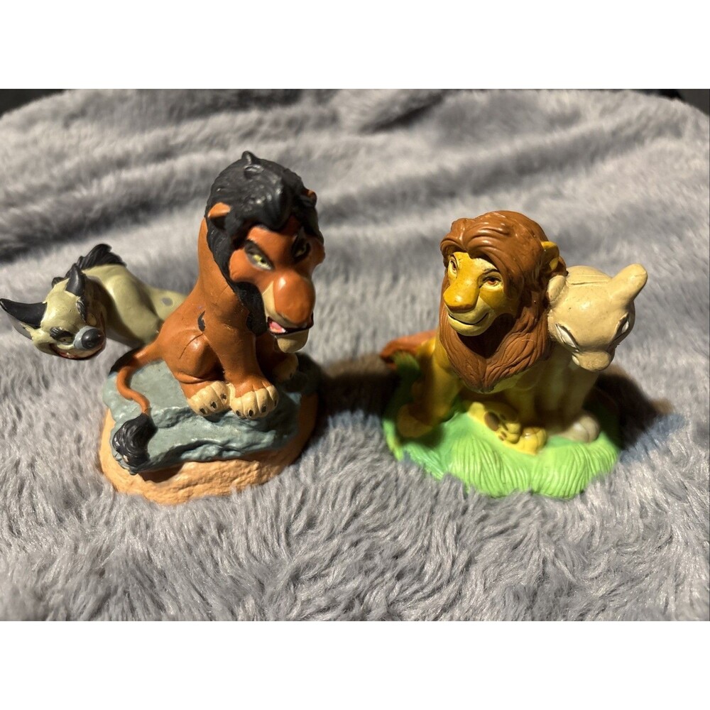 Disney store The Lion King Disney PVC Figures - Simba And Nala  Hyena and Scar